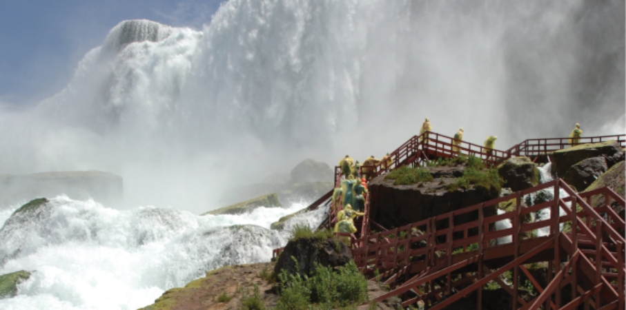 Spectacular shot of Niagara Falls and its deck, which is waterproofed by Thompson’s WaterSeal. 