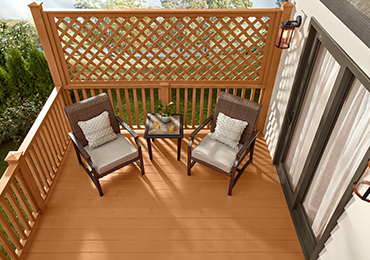 Overhead view of modern deck finished in Thompson’s WaterSeal Solid Color Wood Sealer in trending Desert Tan