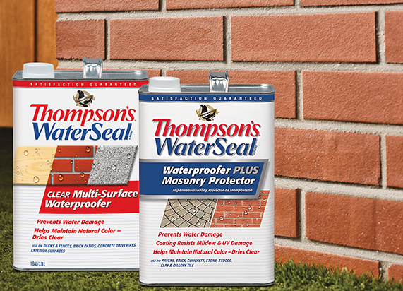 Two cans Of Thompson’s WaterSeal® for brick and masonry with brick wall behind. 